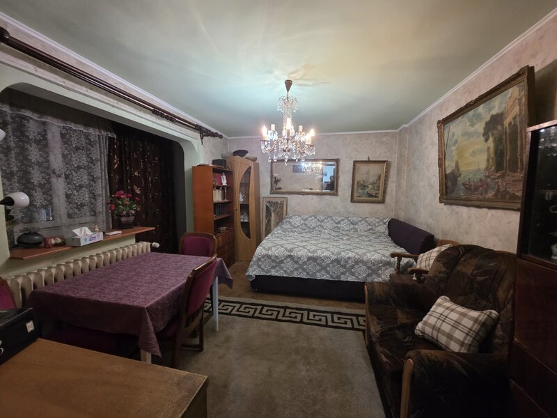 Titan, pe Liviu Rebreanu,  5 minute metrou si parc IOR, bloc 4 etaje