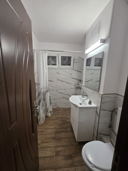 Titan, pe Liviu Rebreanu,  5 minute metrou si parc IOR, bloc 4 etaje